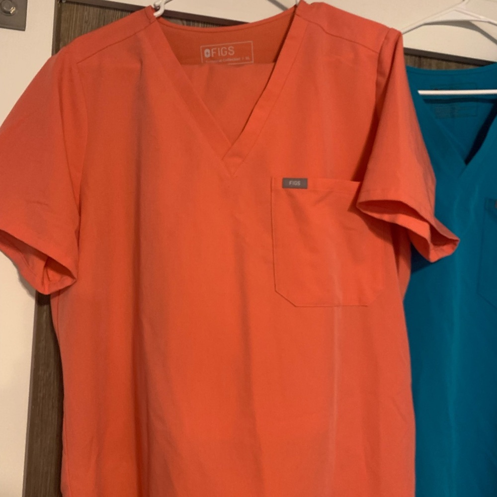 Figs set! Large pants and XL top. Excellent condition. Worn once. Too big!